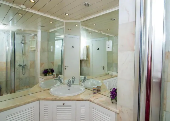 Windmill Hill Luxury *